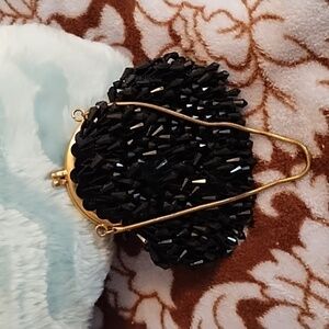 Vintage Artel Beaded Kiss 💋 Lock Bag